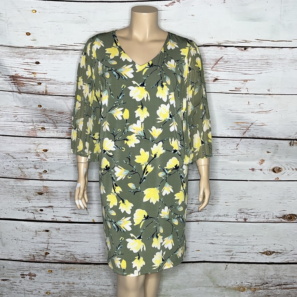 Cato Size 18/20W Green - Floral Print Chiffon Pleated Sleeve Dress